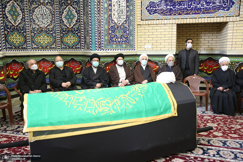 مراسم تشییع پیکر آیت الله ری شهری (ره) از حسینیه کوثر (س)