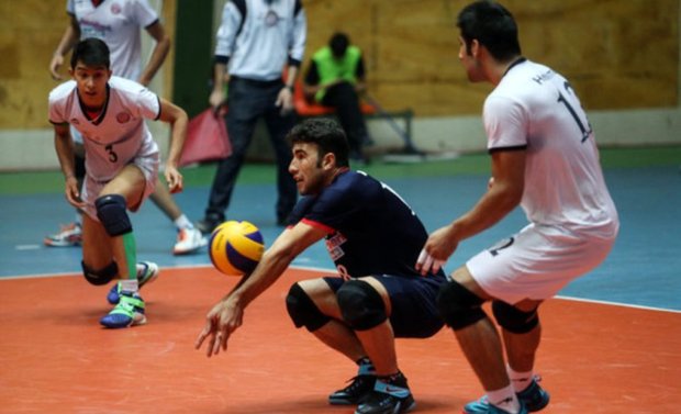 پیکارهای والیبال لیگ نوجوانان کشور در یزد آغاز شد