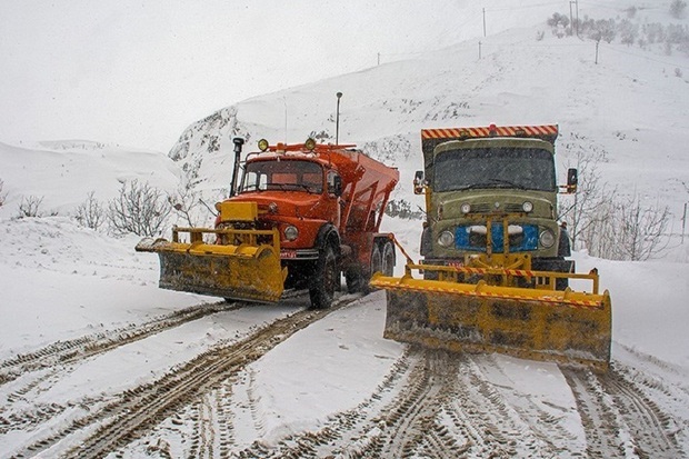 عملیات بازگشایی راه 83 روستای قزوین آغاز شد