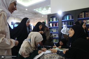 غرفه بین الملل موسسه تنظیم و نشر آثار امام خمینی (ره) در سی و ششمین نمایشگاه بین المللی کتاب تهران-1