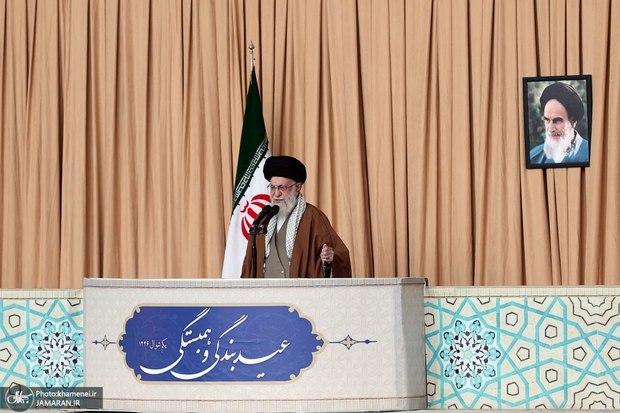 رهبر انقلاب: اگر از طرف آمریکایی ها شرارتی انجام بگیرد قطعاً ضربه متقابل محکم خواهند خورد/ در این منطقه فقط یک نیروی نیابتی وجود دارد و آن رژیم صهیونیستی غاصب فاسد است/ ترور شخصیت‌ها کار رایج صهیونیست‌ها است و آمریکا و دولتهای غربی حمایت می‌کنند