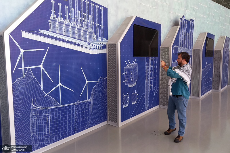 بازدید میهمانان خارجی مراسم بزرگداشت امام خمینی (س) از نمایشگاه دستاوردهای هوافضای سپاه