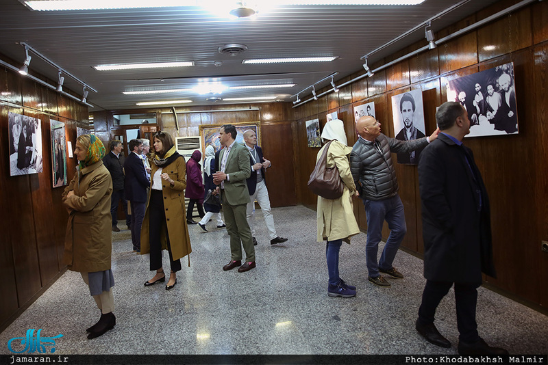 بازدید گردشگران آلمانی و اتریشی از بیت امام خمینی (س) در جماران 