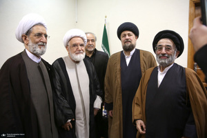 دیدار مهدی کروبی با سید حسن خمینی و جمعی از فعالان سیاسی
