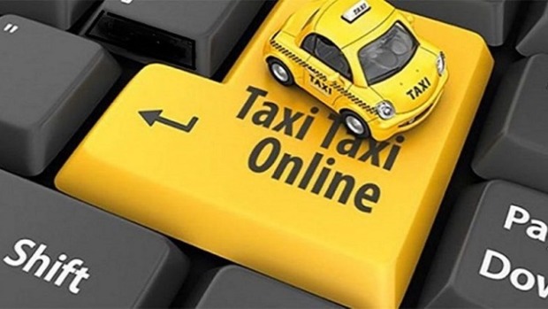 سرگردانی تاکسی های اینترنتی مشهد در چهارراه اخذ مجوز