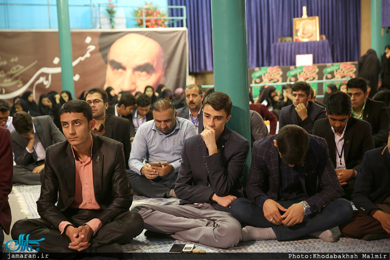 تجدید میثاق نمایندگان نهمین دوره مجلس دانش آموزی با آرمانهای امام راحل (ره)