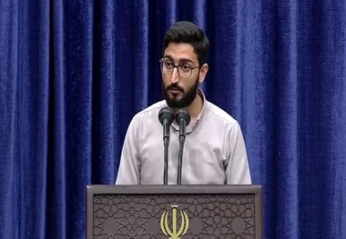 دبیر اتحادیه دفتر تحکیم وحدت در حضور رهبر انقلاب: افرادی با کلیدواژه «توسعه» به دنبال این هستند که ملت ایران به هر خفتی تن دهد/ برخی اساتید از یک طرف نان جمهوری اسلامی ایران را می خورند و از طرف دیگر سنگ دشمنان ایران را به سینه می زنند