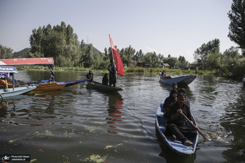 عزاداری سنتی کشمیری‌ها روی قایق