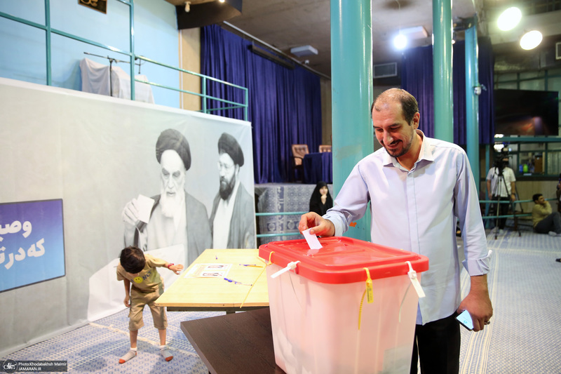 مرحله دوم انتخابات ریاست جمهوری چهاردهم در حسینیه جماران - 8