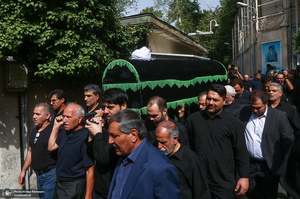 مراسم تشییع آیت الله حسن صانعی (ره) از حسینیه جماران - 3