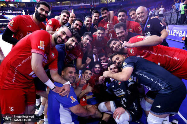 گزارش تصویری| شادی بازیکنان والیبال ایران بعد از غلبه بر آرژانتین