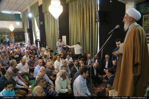 اقامه نماز عید سعید فطر به امامت آیت الله العظمی جوادی آملی در روستای احمدآباد