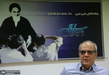 عباس عبدی: پزشکیان ایده‌های خوبی دارد، ولی هنوز خیلی راه مانده که بتواند این ایده‌ها را اجرا کند/ چرا من باید این را بگذارم و اجازه بدهم که جامعه یک کسی مثل نامزد رقیبش را انتخاب کند که مملکت را به فاجعه بکشاند؟! 