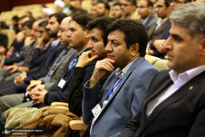 حضور سید حسن خمینی در اختتامبه مسایقات قرآنی ، اذان وتفسیر کارکنان بانک صادرات
