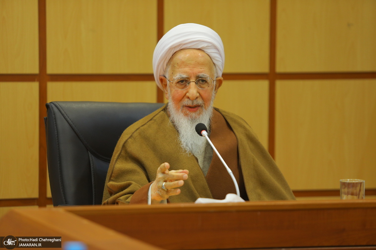 آیت‌الله العظمی جوادی آملی: برخی از مشاغل، مانند دلارفروشی و دلالی، موجب اخلال در بازار شده و باید کنار گذاشته شوند