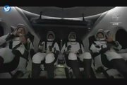  عملیات بیرون آوردن 4 فضانورد  از کپسول فضایی