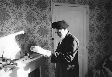 Imam Khomeini, the most influential thinkers and leaders of the 20th century: Dr. Komsari