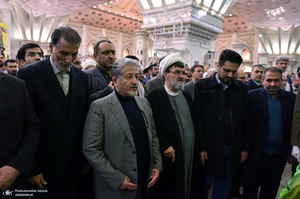 تجدید میثاق رئیس و جمعی از معاونان دانشگاه آزاد اسلامی با آرمان های امام خمینی (س)