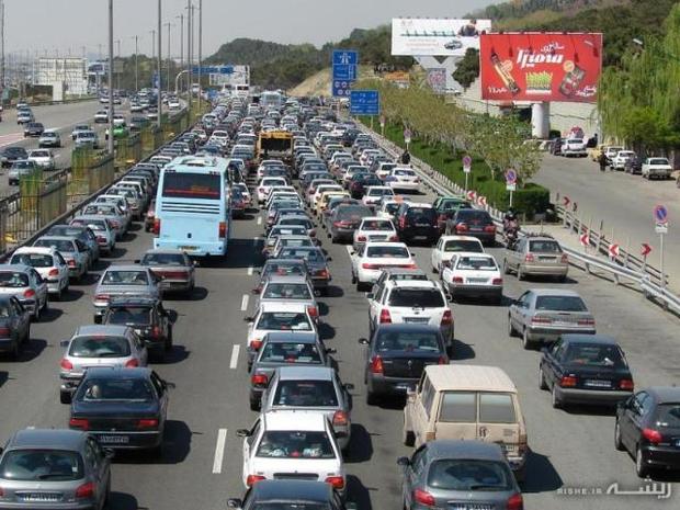 ترافیک درآزادراه تهران - کرج -قزوین سنگین است