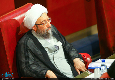 آیت‌الله آملی لاریجانی: معضل اول مردم معیشتی است/ شناسنامه نداشتن مردم برای مسئولان قبیح است