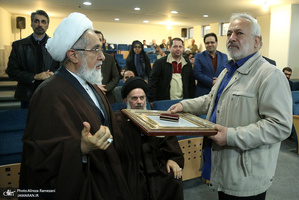 مراسم تجلیل از پژوهشگران برتر پژوهشکده امام خمینی(س) و انقلاب اسلامی