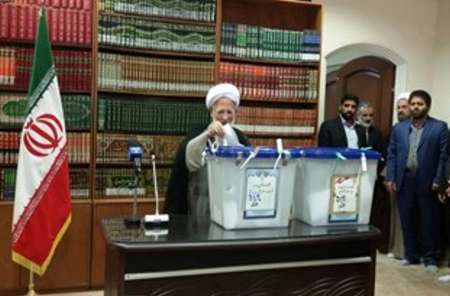 آیت الله جوادی آملی:مسئولان باید مردم را به عنوان ستون دین سرپا نگه دارند