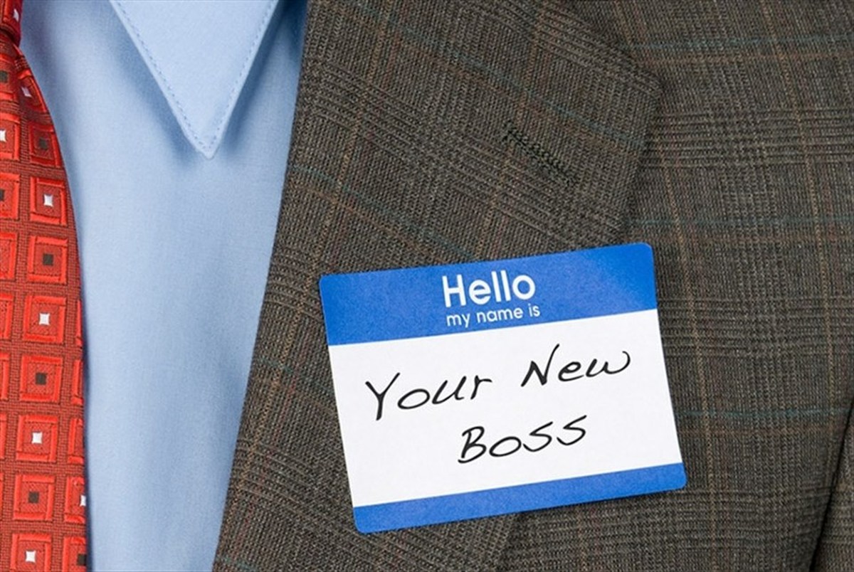 وقتی همکارتان رئیس‌تان می شود چگونه باید رفتار کنید؟