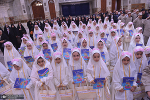 مراسم جشن تکلیف فرزندان کارکنان معاونت آماد و پشتیبانی سپاه در حرم مطهر امام خمینی(س)