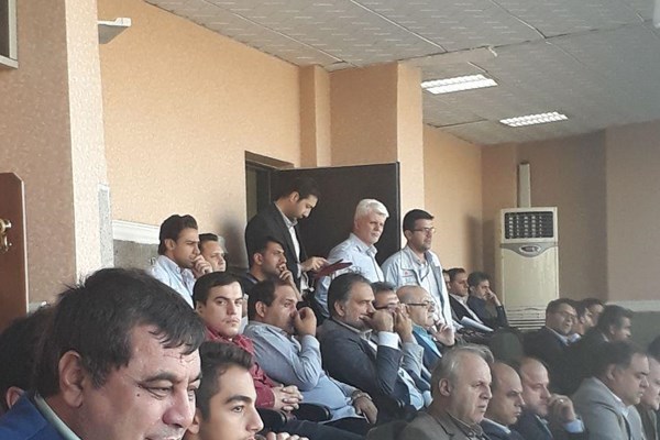 فرهاد مجیدی تماشاگر دیدار تراکتور و سایپا + عکس
