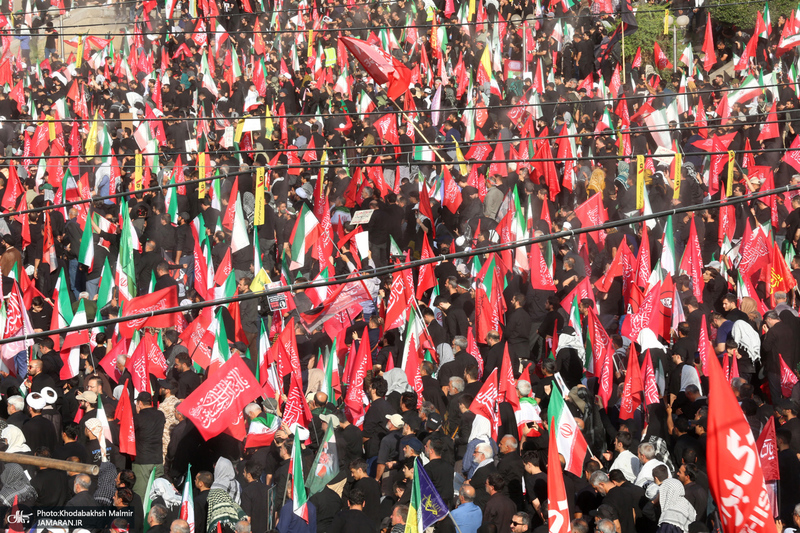 اقامه نماز بر پیکر مطهر رهبر شهید انقلاب-2