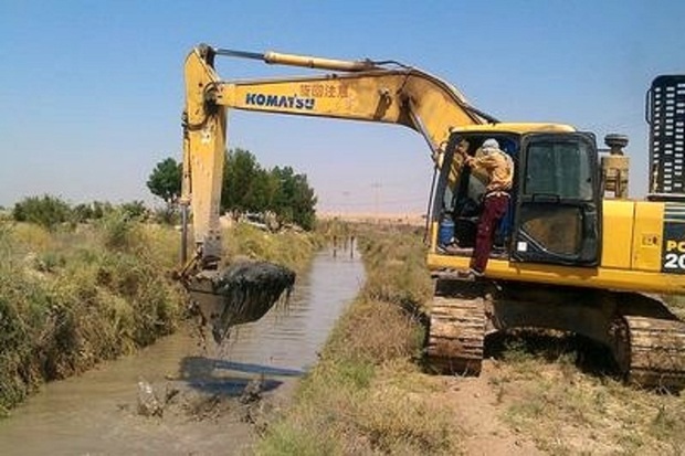 56 کیلومتر از انهار منتهی به پنج تالاب نقده لایروبی می شود