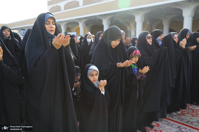 نماز عید سعید فطر در حرم مطهر حضرت معضومه (س)