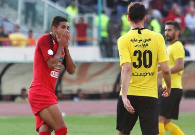 جونیور با پرسپولیس فسخ کرد/ معرفی مهاجم جدید از سوی کالدرون به انصاری‌فرد
