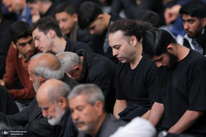 اولین شب مراسم عزاداری ایام شهادت حضرت زهرا (س) در حسینیه امام خمینی(ره)