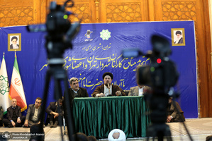 تجدید میثاق شهردار تهران و اعضای شورای اسلامی شهر تهران با آرمان های امام(س)