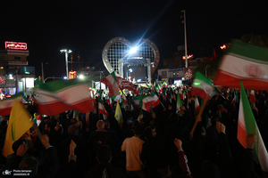 چهل و دومین شب تجمع مردم تهران در میدان الغدیر