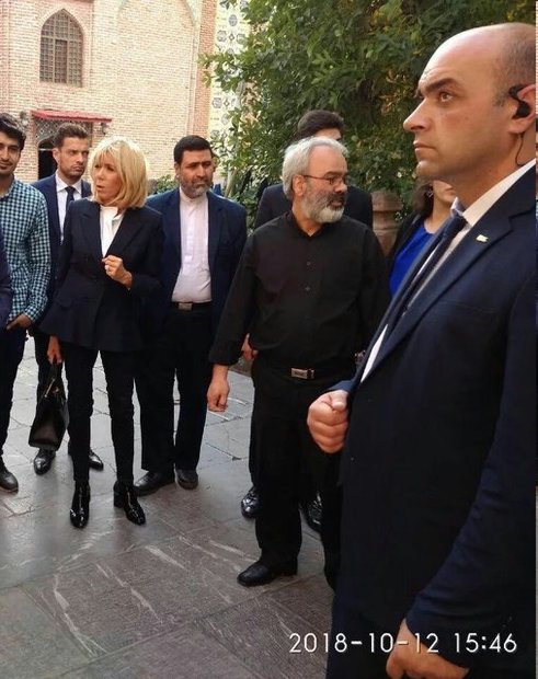 بازدید همسر رئیس‌جمهور فرانسه از یک مسجد ایرانی + عکس