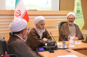 رونمایی از کتاب بررسی «نظریه خطابات قانونی»