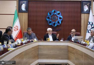 عارف: با توجه به شیطنت‌های دشمنان حتی برای یک لحظه حق غفلت نداریم/ راهبرد دولت چهاردهم اجماع بین همه بخش‌هاست/ صندوق توسعه ملی وارد رقابت با سایر صندوق‌ها و نهادهای مالی نشود/ به مردم اطمینان دهیم که سرمایه‌های ارزی خود را وارد اقتصاد و سرمایه گذاری کنند