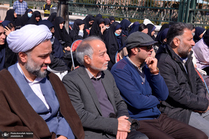 مراسم درختکاری در جوار حرم مطهر امام خمینی (س)