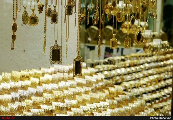 تعطیلی 50 واحد طلا فروشى در شیراز   واسطه‌ای شدن بازار طلا فروشى در آینده‌ نزدیک   انتخاب اجباری عروس و دامادها برای خرید نقره بجای سرویس طلا