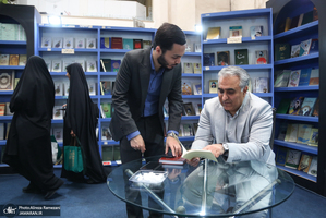 غرفه موسسه تنظیم و نشر آثار امام خمینی (ره) در سی و ششمین نمایشگاه کتاب تهران-6