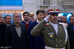 تجدید میثاق وزیر ارتباطات و فناوری اطلاعات و جمعی از معاونین با آرمان های حضرت امام خمینی (س)