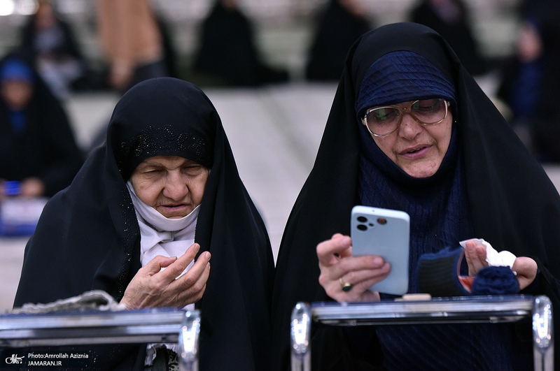 مراسم دعای کمیل در حرم مطهر امام خمینی (س)