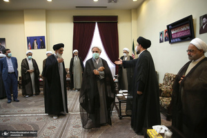 حاشیه های تجدید میثاق رئیس قوه قضائیه و مسئولان عالی قضایی با آرمان‌های حضرت امام خمینی (س)