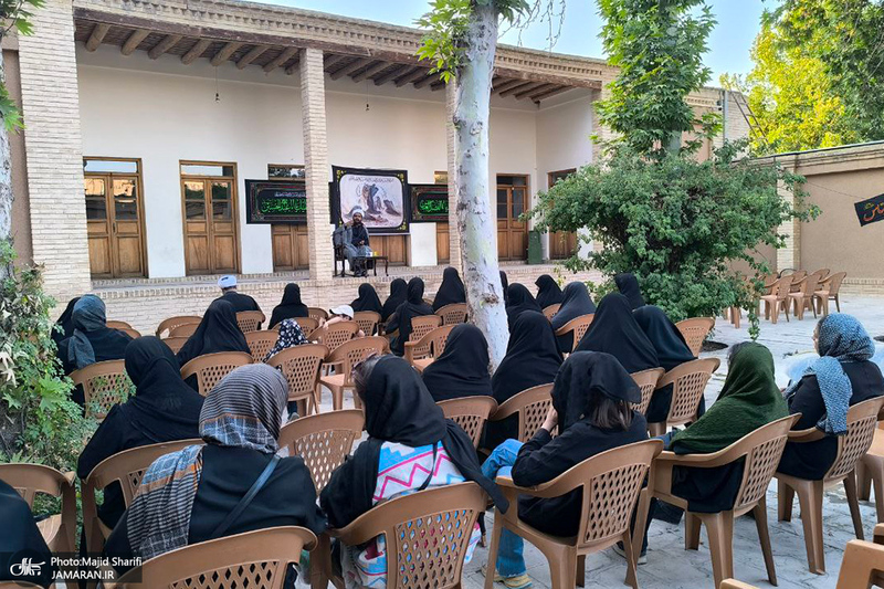 عزاداری اباعبدالله الحسین(ع) در بیت امام خمینی در خمین