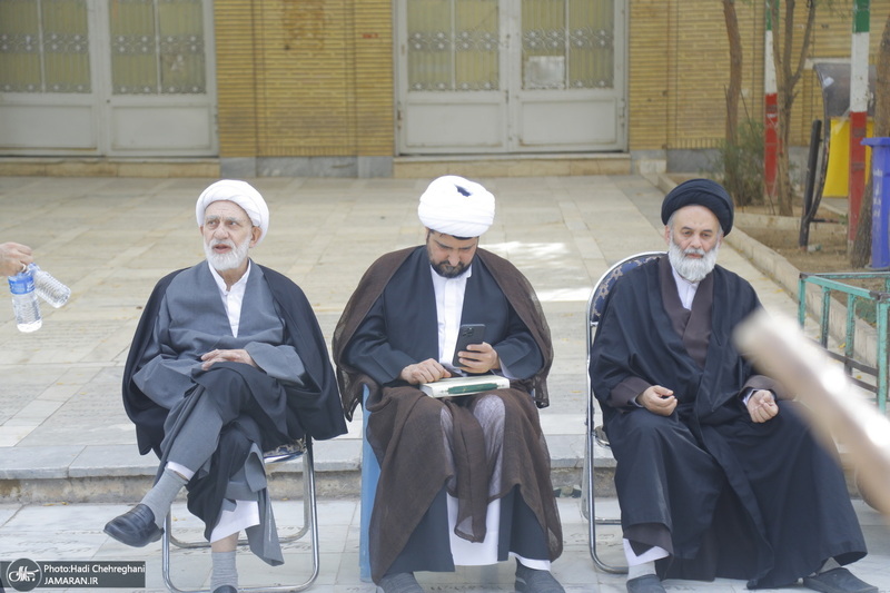 مراسم تشییع پیکر همسر آیت الله العظمی محفوظی‎
