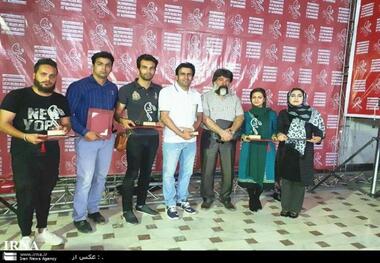 نمایش خسته‌ام از بروجرد رتبه برتر جشنواره مرصاد را کسب کرد
