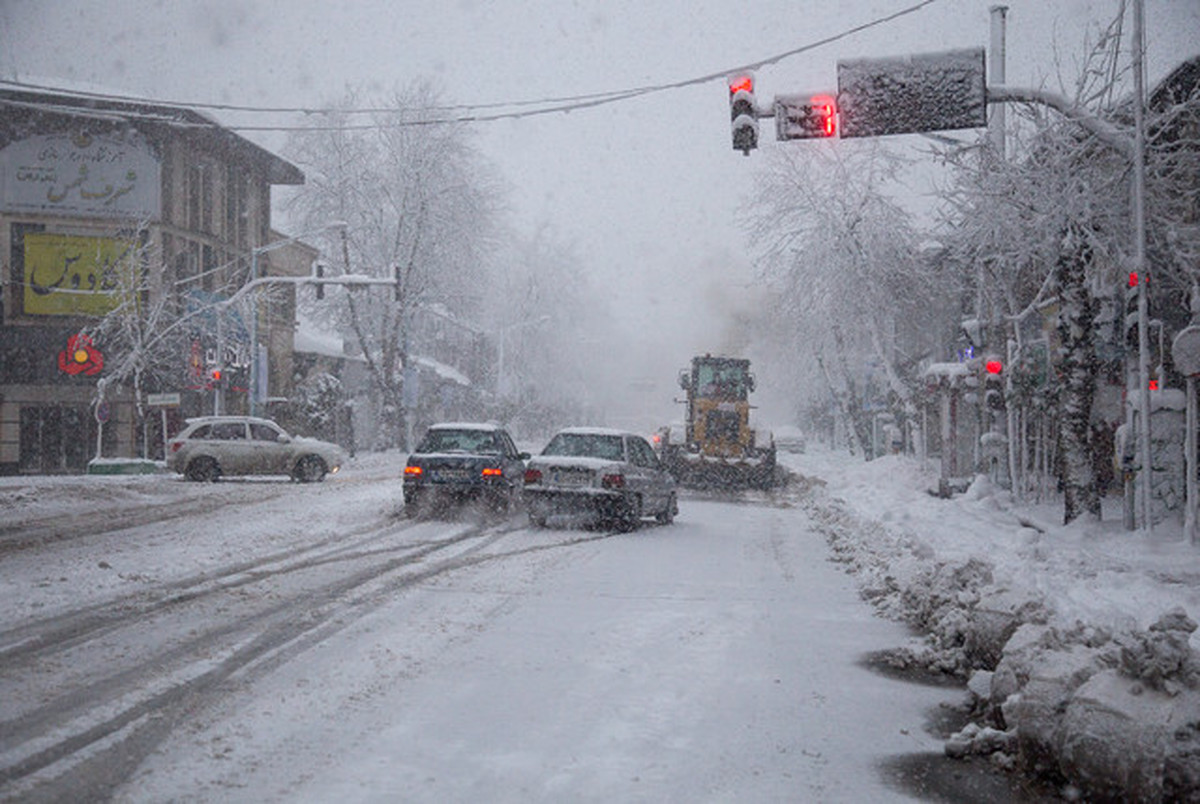 امدادرسانی به 80 نفر در برف و کولاک