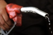 کاهش سوخت گیری با کارت جایگاه داران در پمپ بنزین ها